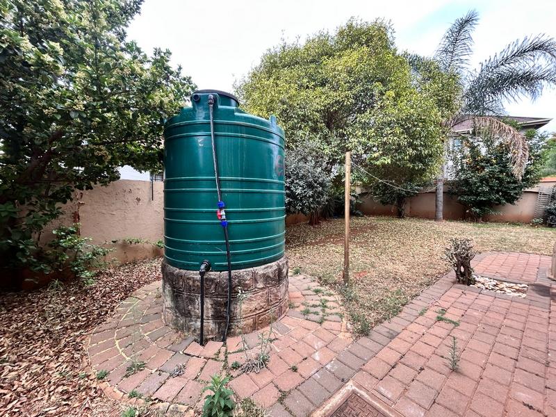 To Let 4 Bedroom Property for Rent in Melodie North West